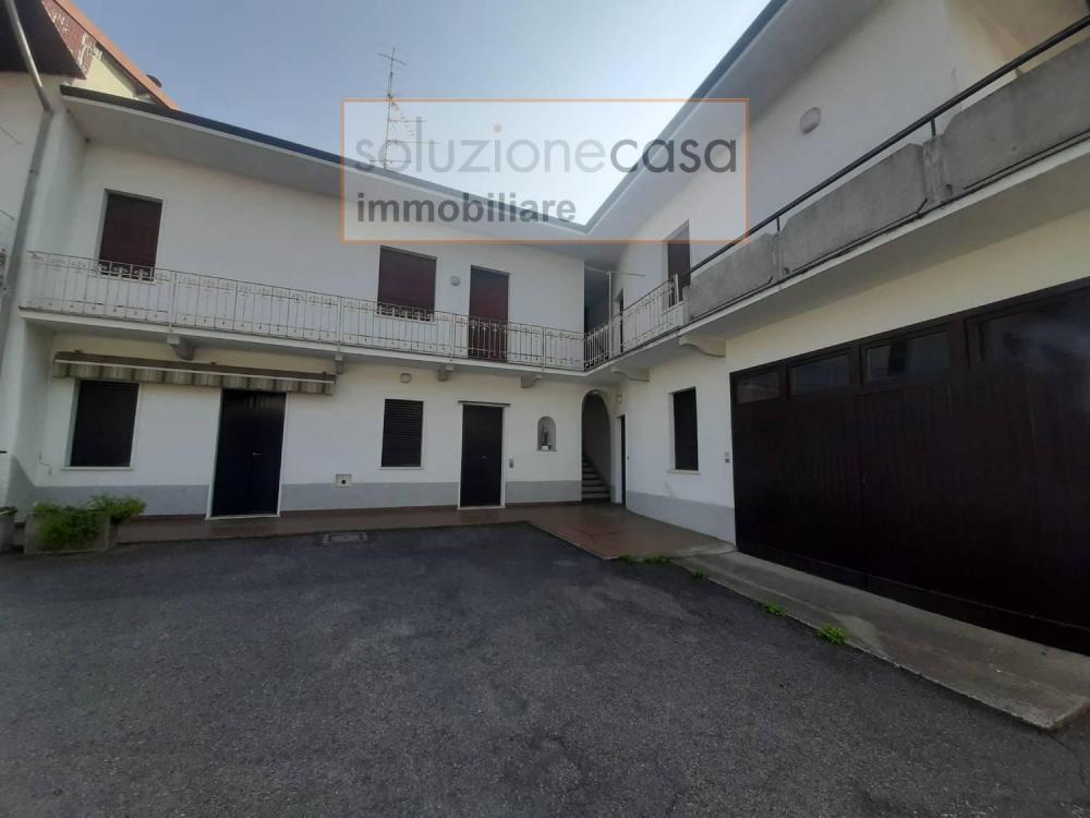 appartamento in vendita a Sumirago in zona Quinzano
