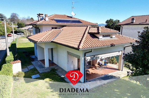 casa indipendente in vendita a Sumirago in zona Caidate