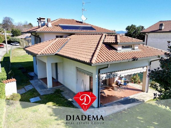 casa indipendente in vendita a Sumirago in zona Caidate