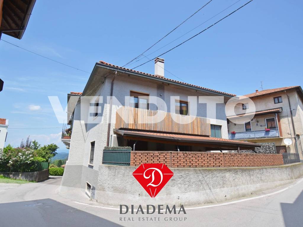 appartamento in vendita a Sumirago in zona Menzago