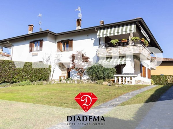 casa indipendente in vendita a Sumirago in zona Caidate