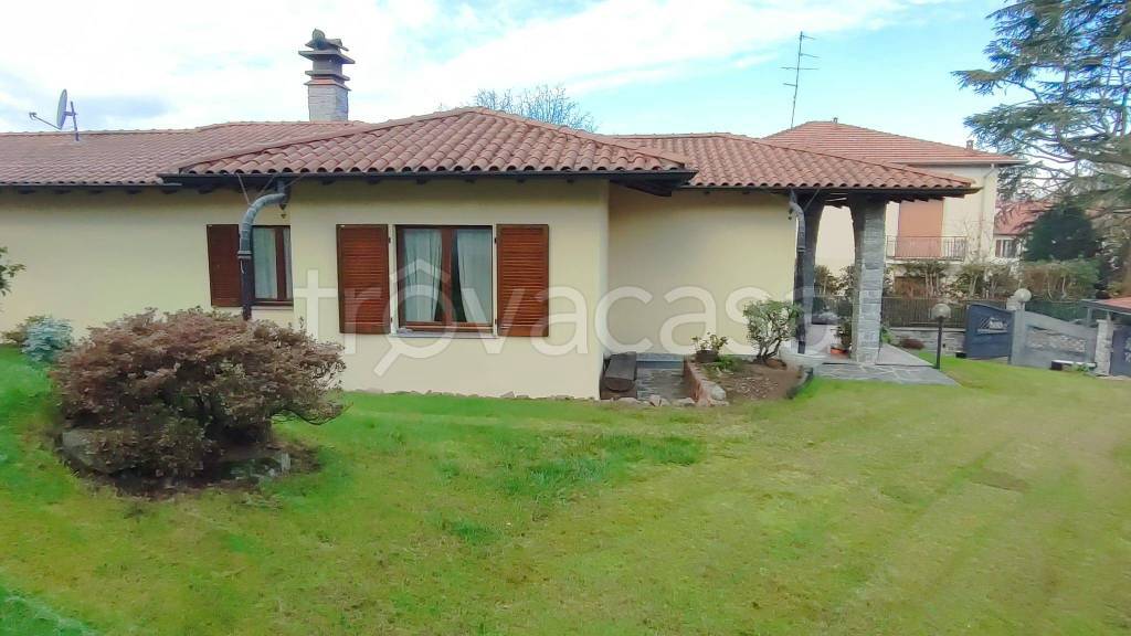 casa indipendente in vendita a Sumirago