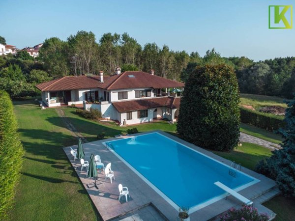 casa indipendente in vendita a Sumirago in zona Caidate