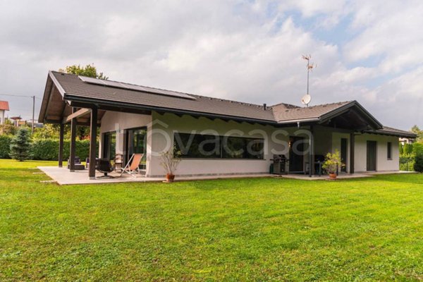 casa indipendente in vendita a Sumirago