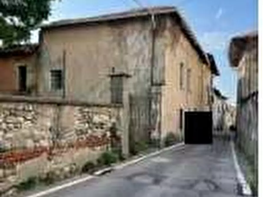 appartamento in vendita a Sumirago in zona Menzago
