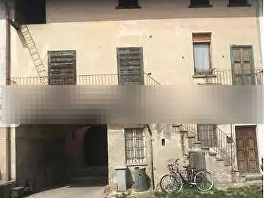 appartamento in vendita a Sumirago in zona Menzago