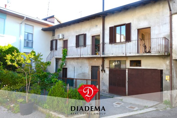 appartamento in vendita a Sumirago in zona Caidate