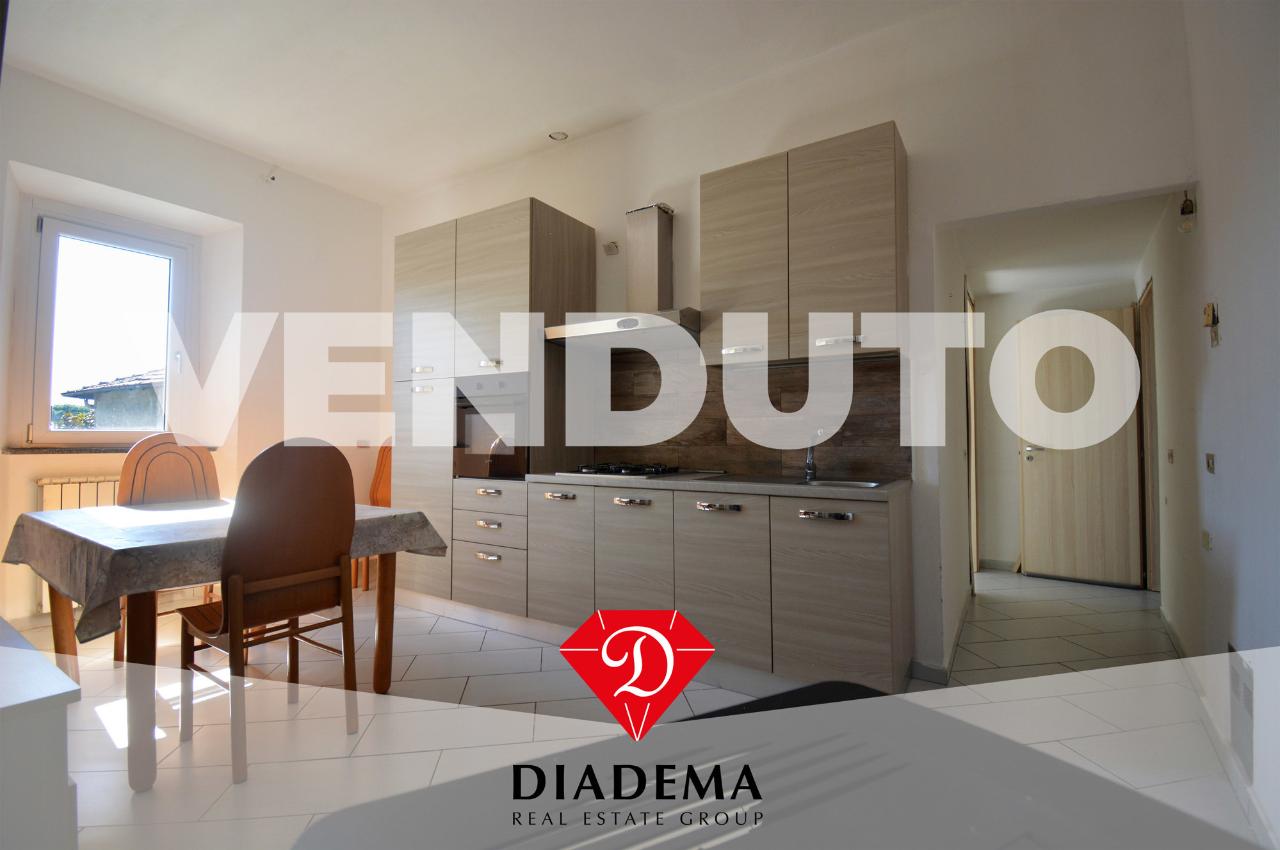 appartamento in vendita a Sumirago in zona Quinzano