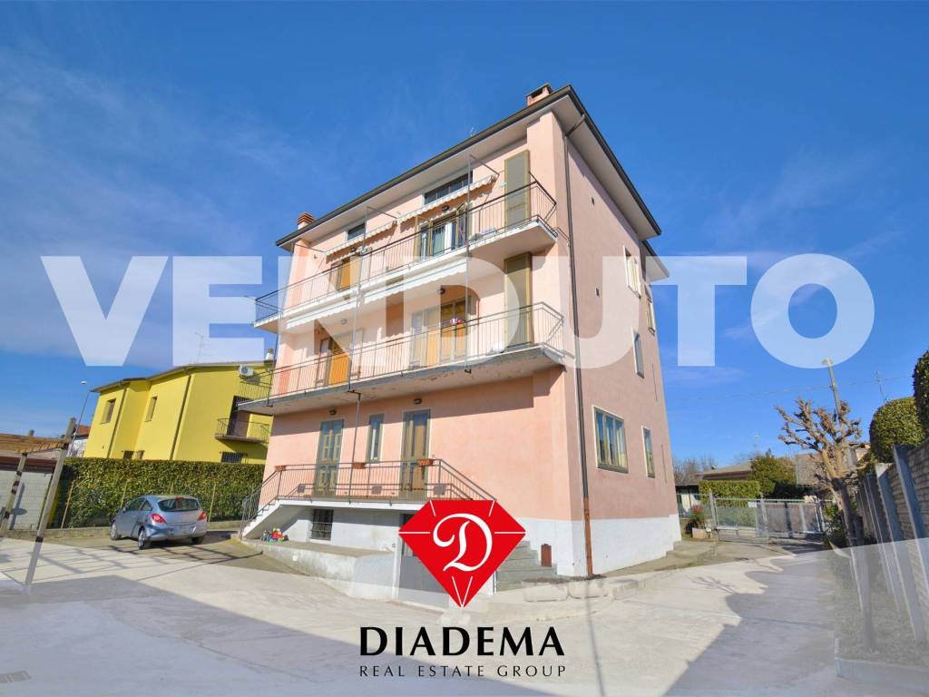 appartamento in vendita a Sumirago in zona Caidate