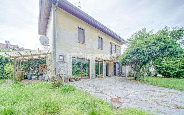 casa indipendente in vendita a Sumirago