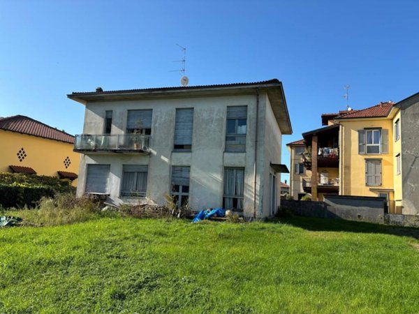 casa indipendente in vendita a Sumirago in zona Caidate