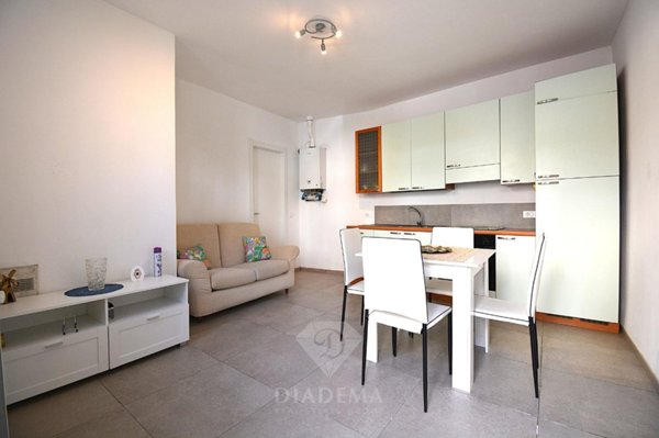 appartamento in vendita a Sumirago in zona Albusciago