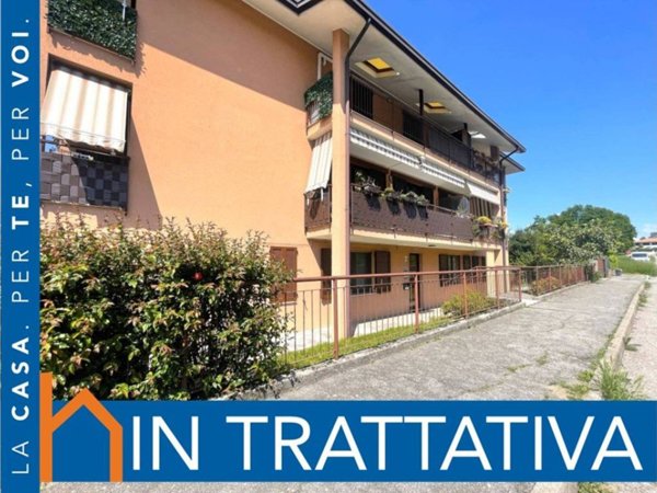 appartamento in vendita a Sumirago in zona Albusciago