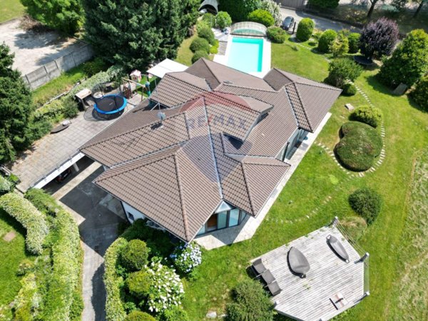 casa indipendente in vendita a Sumirago