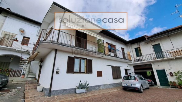 appartamento in vendita a Sumirago in zona Quinzano