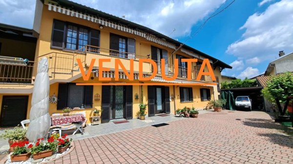 casa indipendente in vendita a Sumirago