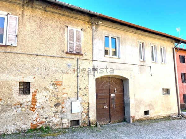 casale in vendita a Sumirago