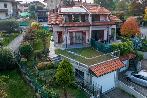 casa indipendente in vendita a Sumirago