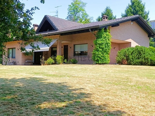 casa indipendente in vendita a Sumirago