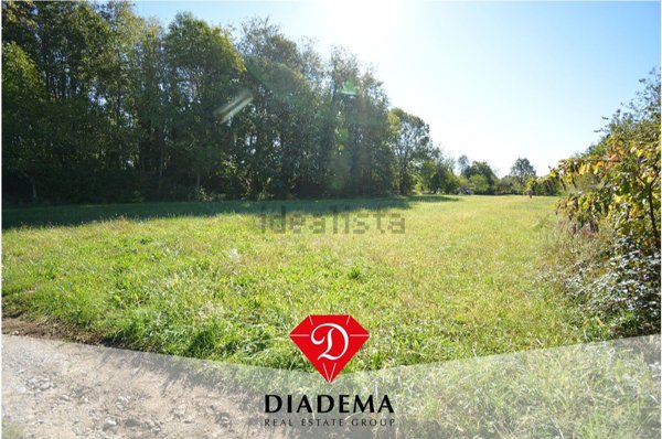 terreno edificabile in vendita a Sumirago in zona Menzago