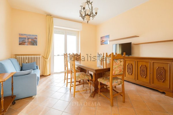 appartamento in vendita a Sumirago in zona Caidate