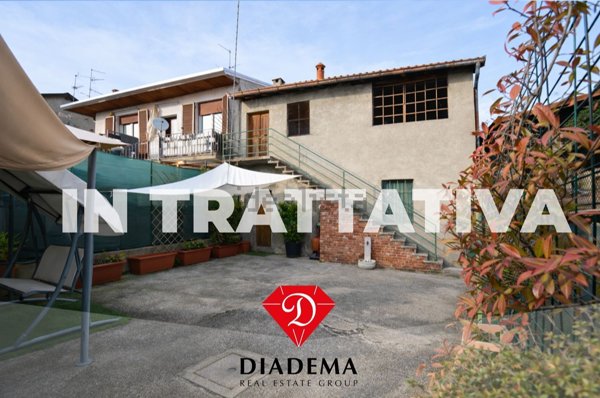 quadrivano in vendita a Sumirago in zona Caidate