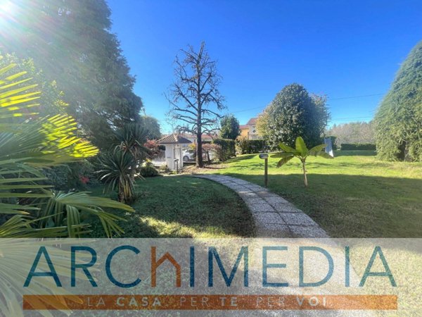 casa indipendente in vendita a Sumirago