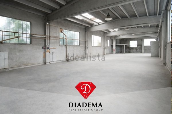 casa semindipendente in vendita a Sumirago in zona Menzago