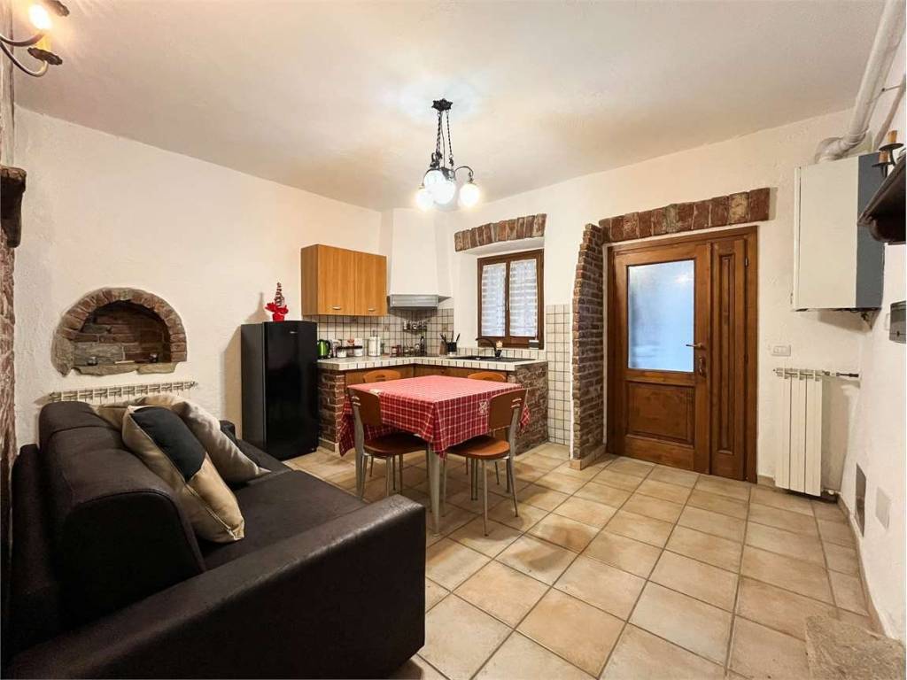 appartamento in vendita a Sumirago in zona Caidate