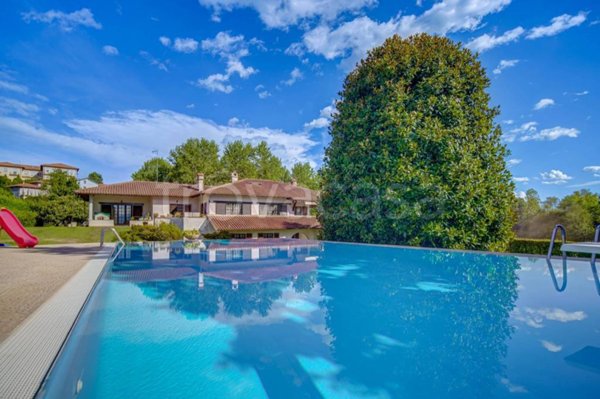 casa indipendente in vendita a Sumirago in zona Caidate