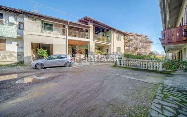 casa indipendente in vendita a Sumirago