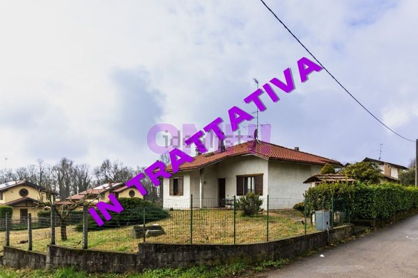 casa indipendente in vendita a Sumirago in zona Albusciago