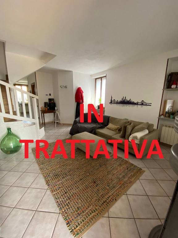 appartamento in vendita a Sumirago in zona Menzago