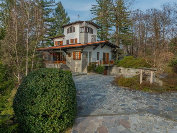 casa indipendente in vendita a Sumirago