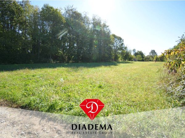 terreno edificabile in vendita a Sumirago in zona Menzago