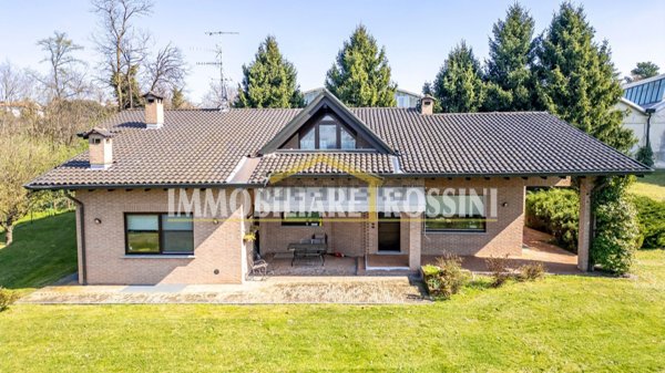casa indipendente in vendita a Sumirago