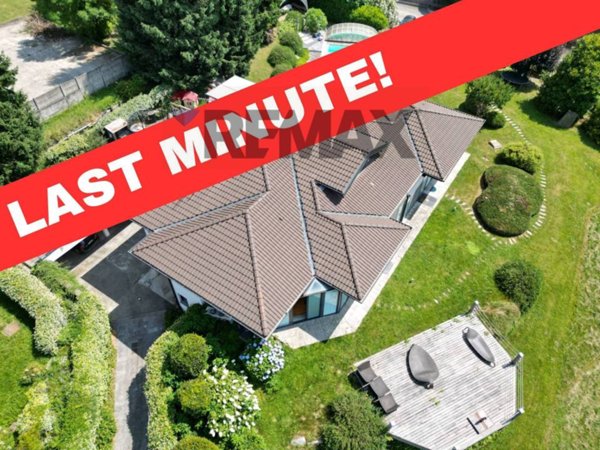 casa indipendente in vendita a Sumirago in zona Menzago