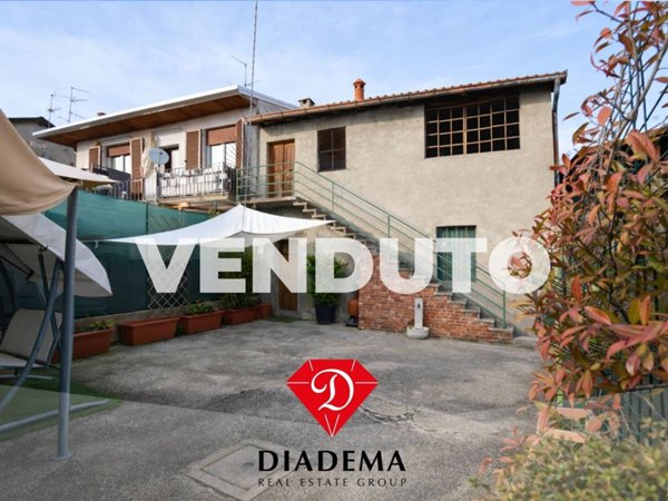 casa indipendente in vendita a Sumirago in zona Caidate