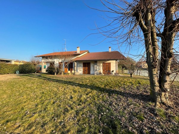 casa indipendente in vendita a Sumirago