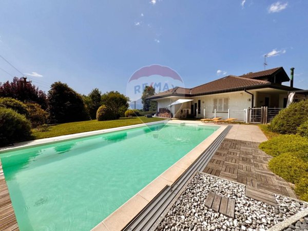 casa indipendente in vendita a Sumirago