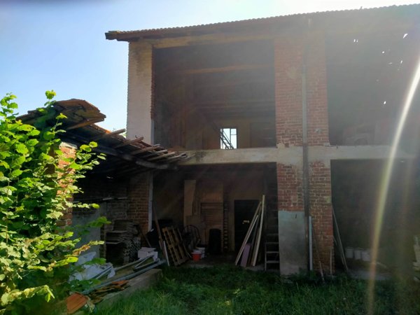 appartamento in vendita a Sumirago in zona Menzago