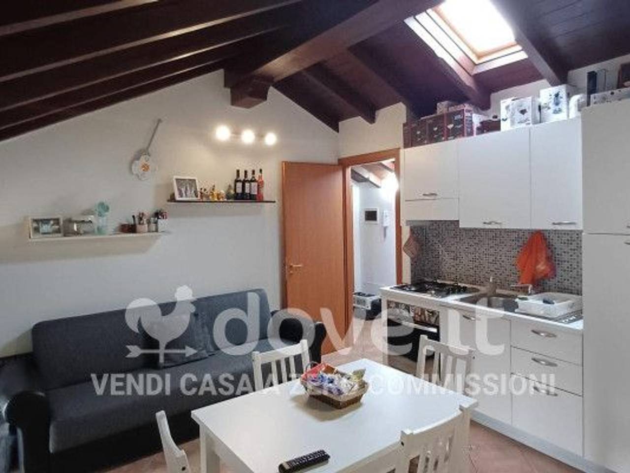 casa indipendente in vendita a Sumirago in zona Menzago
