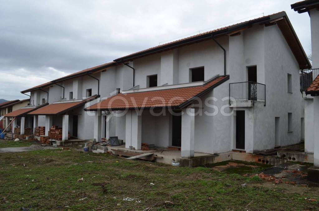 casa indipendente in vendita a Taino