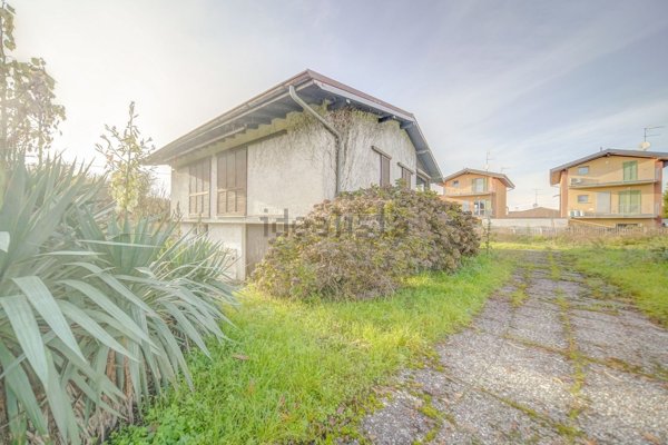 casa indipendente in vendita a Taino