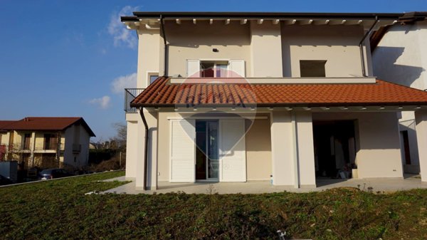 casa indipendente in vendita a Taino
