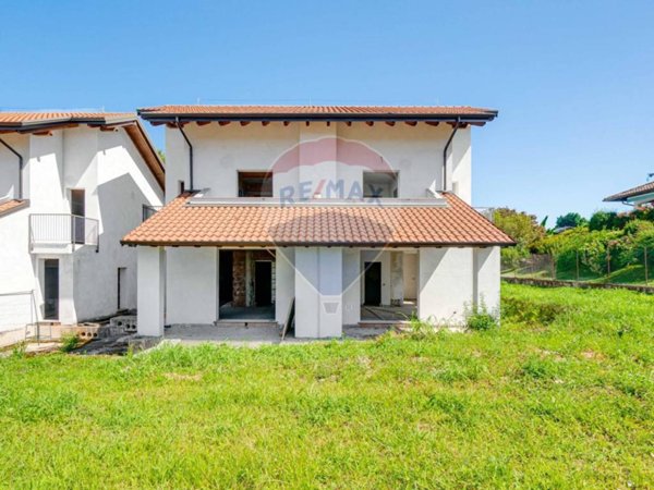 casa indipendente in vendita a Taino