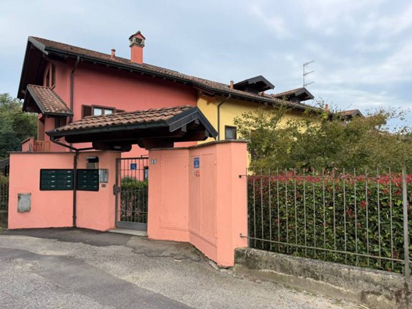 casa indipendente in vendita a Taino