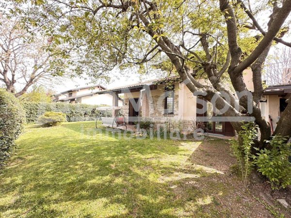 casa indipendente in vendita a Taino