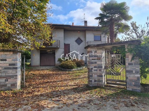 casa indipendente in vendita a Taino