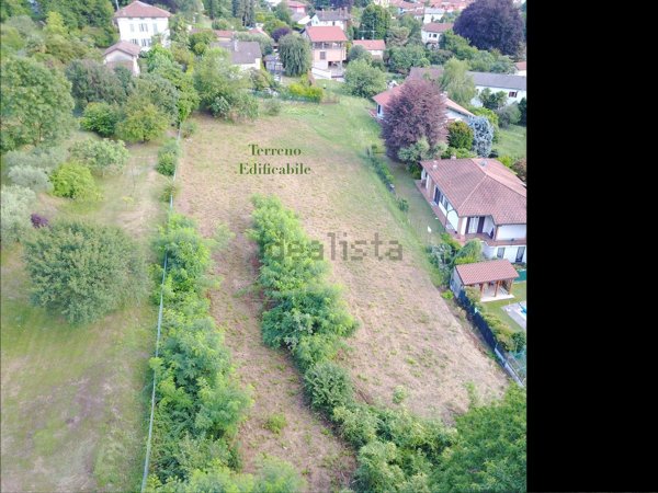 terreno edificabile in vendita a Taino